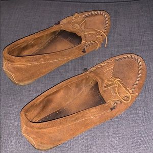Minnetonka Moccasins Women’s KILTY Brown  10W